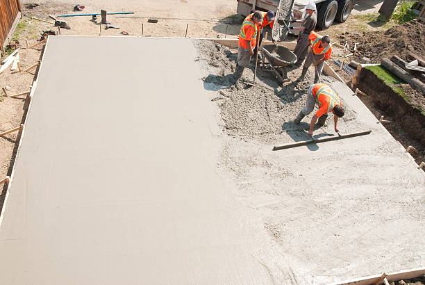 Best Concrete Driveway Installation  in Como, WI